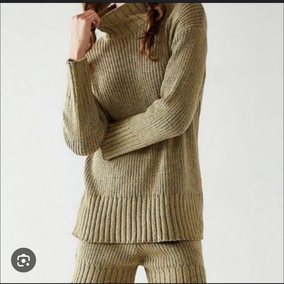 Free People Sweaters - Free People Beach Mock Neck Ribbed Sweater